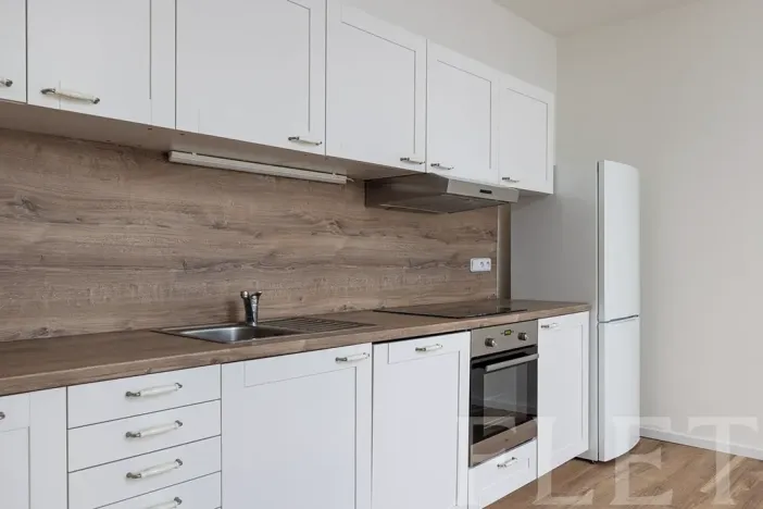 Prodej bytu 2+kk, Praha - Holešovice, U garáží, 44 m2