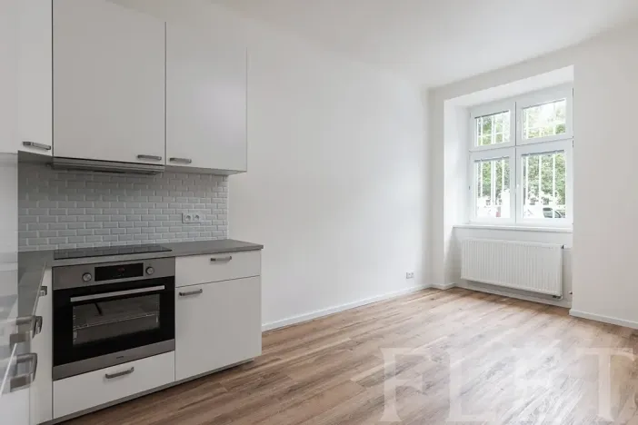 Prodej bytu 2+kk, Praha - Holešovice, Komunardů, 50 m2