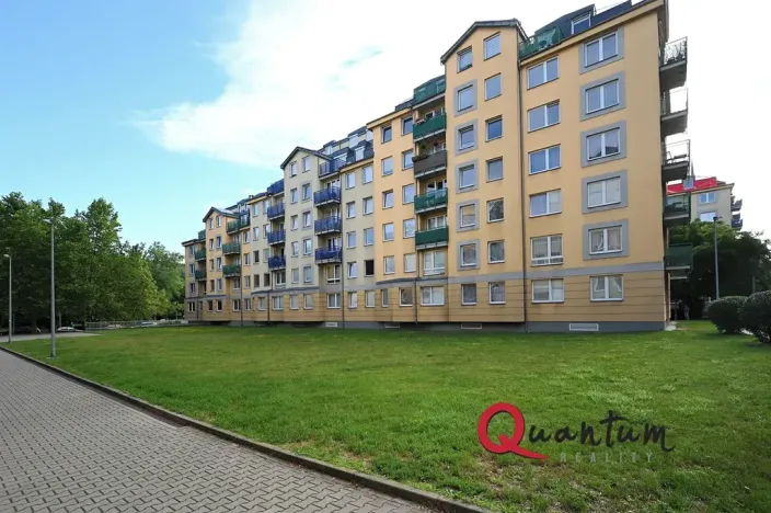 Pronájem garážového stání, Praha - Libeň, Kovanecká, 18 m2