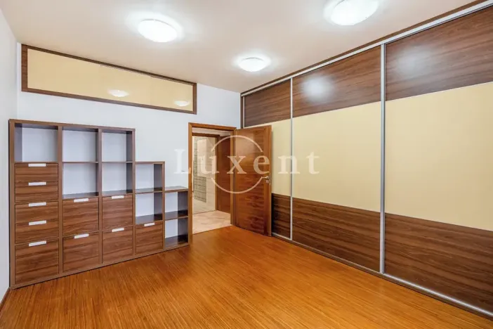 Pronájem bytu 3+1, Praha - Holešovice, Veletržní, 101 m2