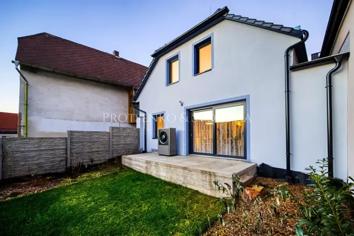 Prodej rodinného domu, Kamenice nad Lipou, nám. Husovo, 210 m2