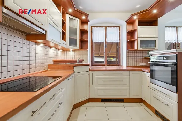 Prodej rodinného domu, Břasy, 298 m2