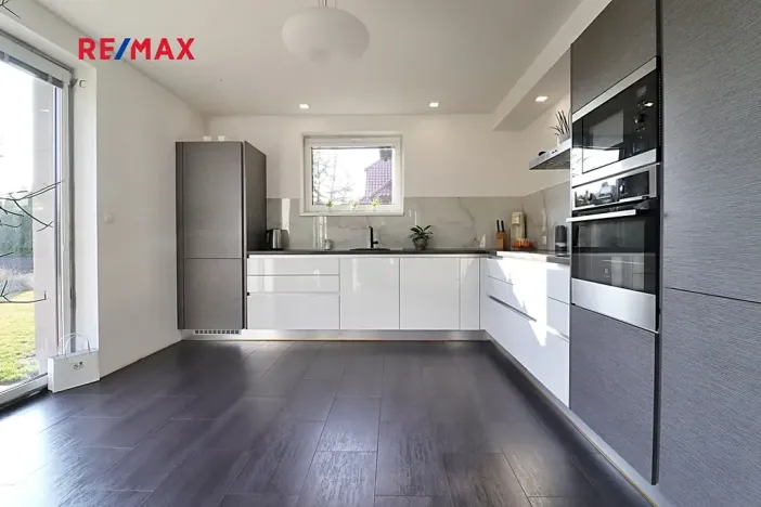 Prodej rodinného domu, Mikulovice, V Loučkách, 231 m2