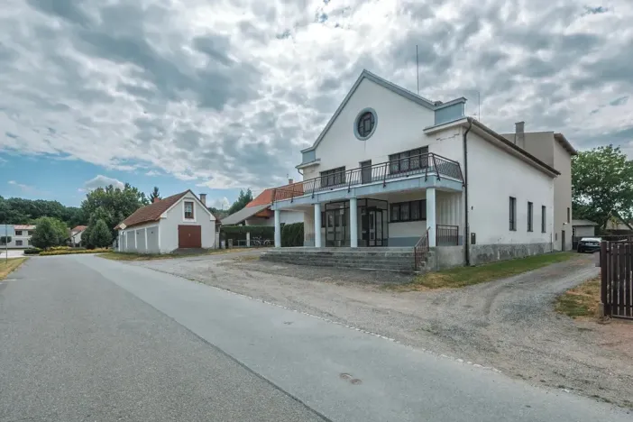 Prodej rodinného domu, Klamoš, 865 m2