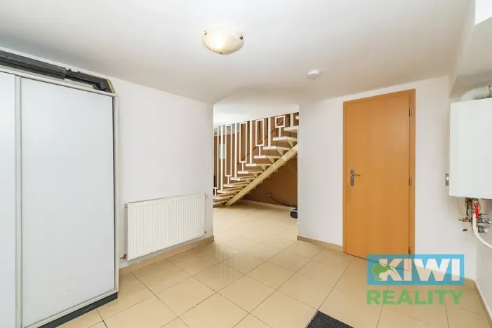 Pronájem kanceláře, Kaňovice, 90 m2