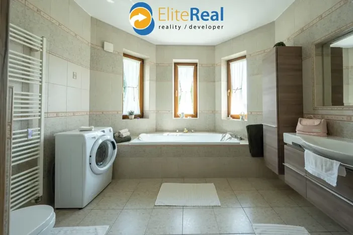 Prodej vícegeneračního domu, Příkazy, 344 m2