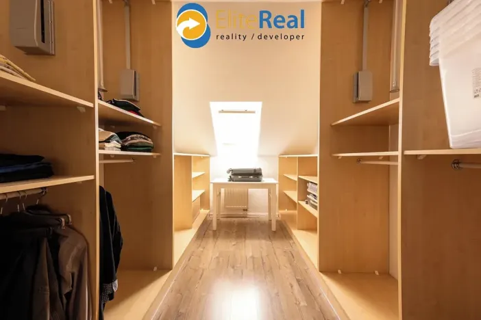 Prodej vícegeneračního domu, Příkazy, 344 m2