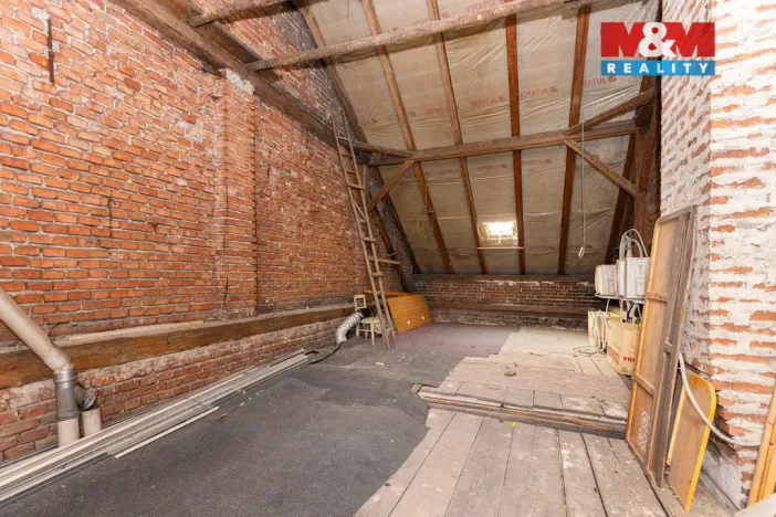 Prodej rodinného domu, Chrast, Náměstí, 200 m2