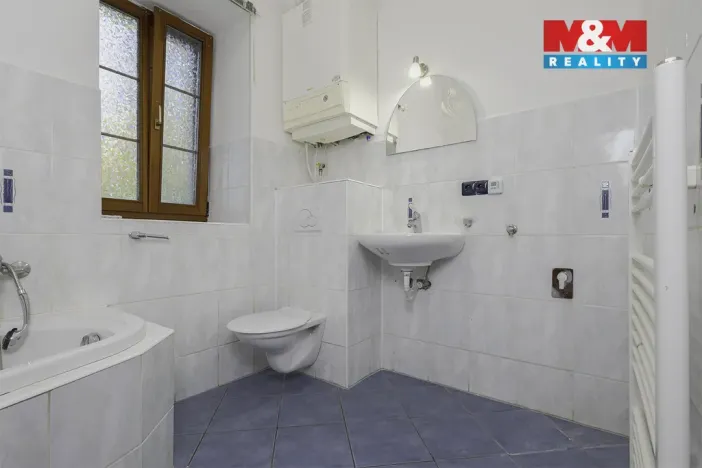Pronájem bytu 2+1, Nový Bor, Husova, 75 m2