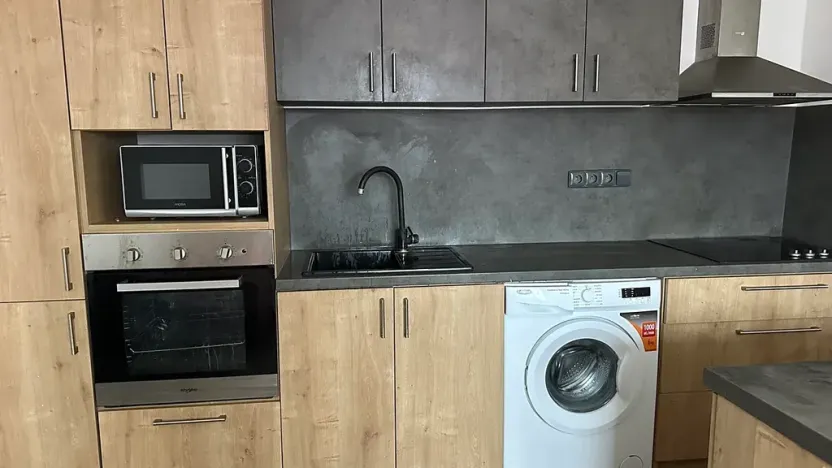 Pronájem rodinného domu, Bánov, 133 m2