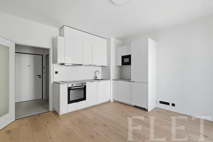 Pronájem bytu 1+kk, Praha - Vršovice, Krymská, 24 m2