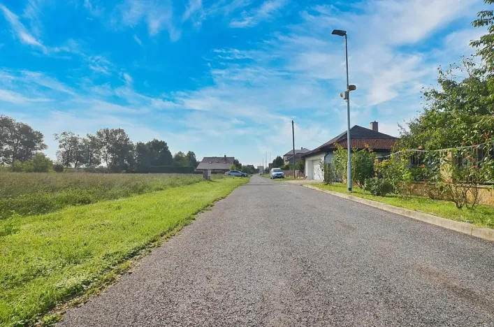 Prodej pozemku pro bydlení, Dvory, 1056 m2