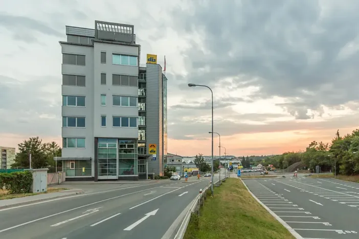 Pronájem kanceláře, Brno, Křižíkova, 247 m2