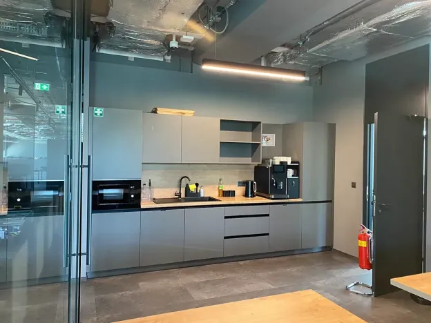 Pronájem kanceláře, Praha - Dejvice, Generála Píky, 855 m2