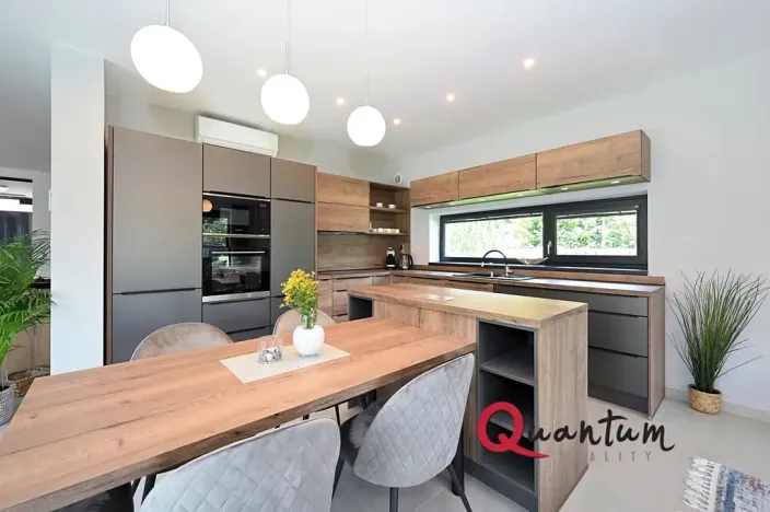 Pronájem rodinného domu, Šestajovice, Konopišťská, 250 m2