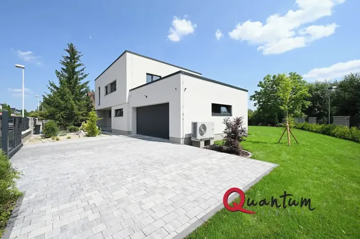 Pronájem rodinného domu, Šestajovice, Konopišťská, 250 m2