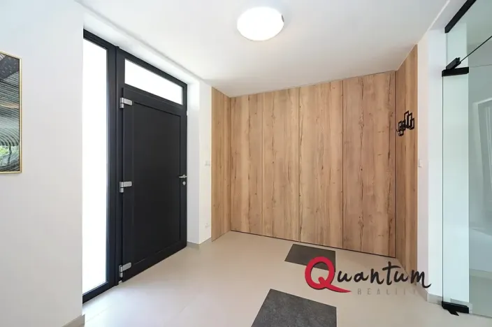 Pronájem rodinného domu, Šestajovice, Konopišťská, 250 m2