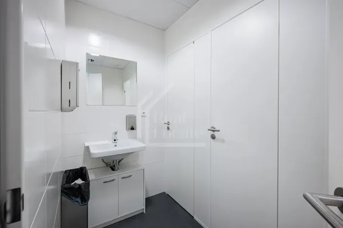 Pronájem kanceláře, Praha - Stodůlky, Laurinova, 330 m2