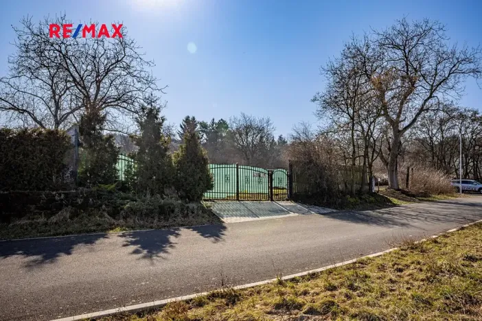 Prodej pozemku pro bydlení, Nelahozeves, U Dvora, 1100 m2