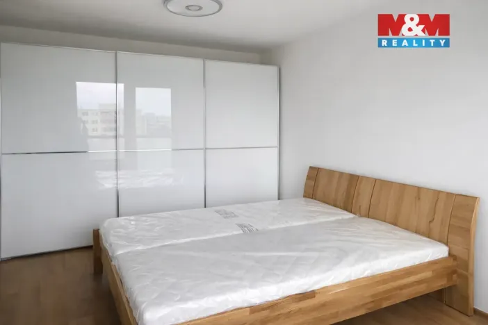 Pronájem bytu 2+kk, Praha, Lovosická, 57 m2