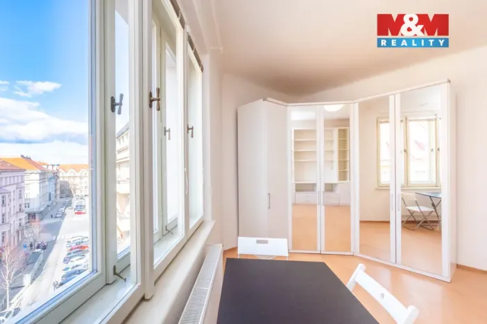 Pronájem bytu 1+kk, Praha - Dejvice, Kafkova, 33 m2