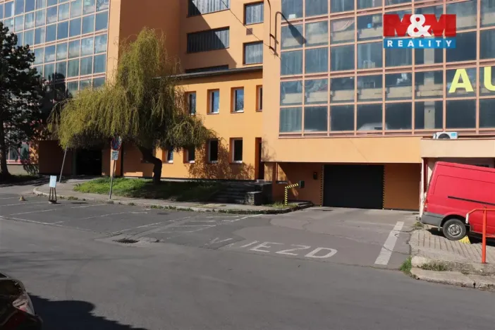 Prodej garážového stání, Praha - Střížkov, Lovosická, 18 m2