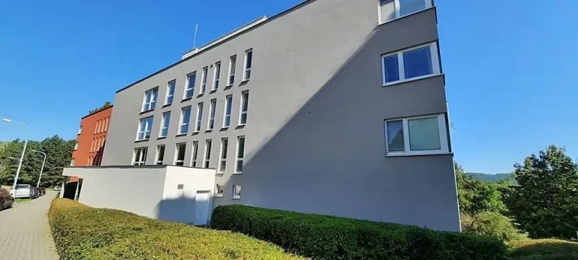 Pronájem bytu 1+kk, Brno, Šemberova, 51 m2