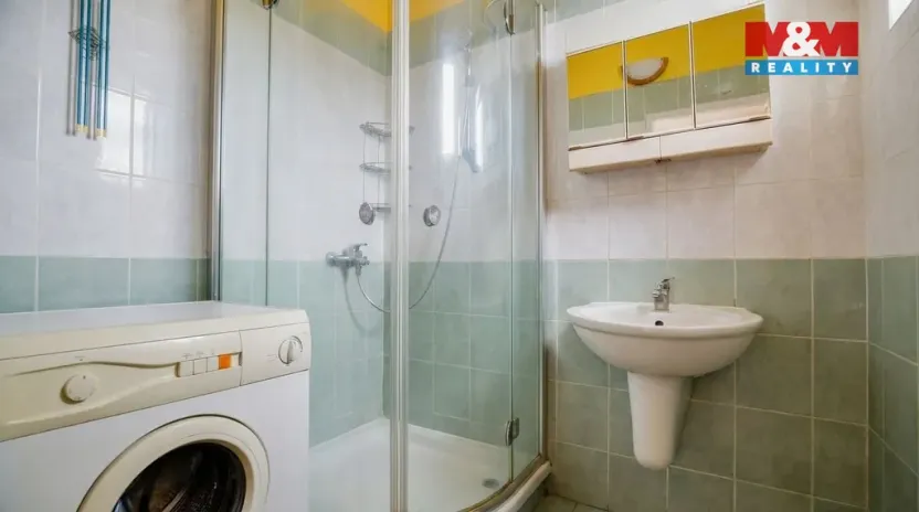 Prodej bytu 2+1, Chabařovice, Husovo náměstí, 88 m2