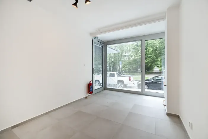 Pronájem obchodního prostoru, Praha - Kobylisy, Bergerova, 16 m2