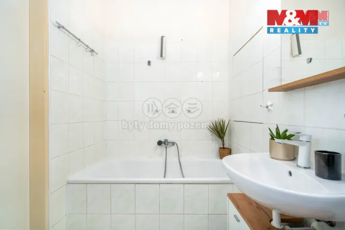 Prodej bytu 2+kk, Týnec nad Sázavou - Brodce, Na Kněžině, 39 m2