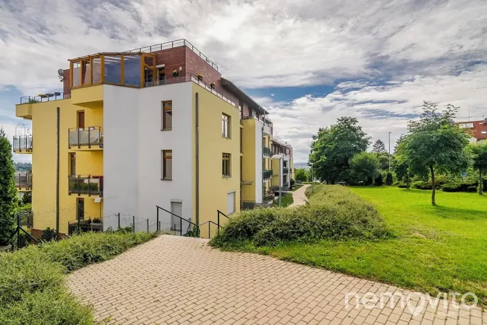 Pronájem bytu 2+kk, Praha - Prosek, Prosecká, 70 m2