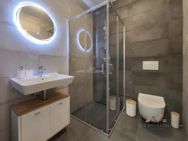 Pronájem bytu 1+kk, Zlín - Malenovice, Pod Hradem II, 27 m2