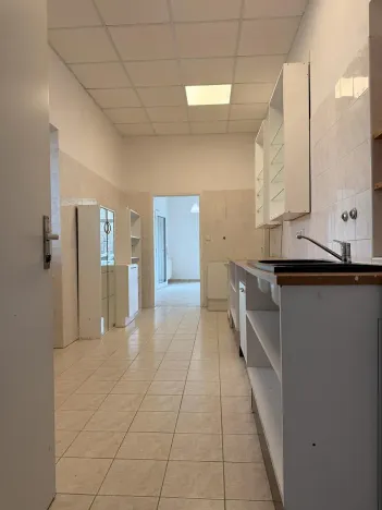 Prodej komerční nemovitosti, Děčín, Husovo nám., 32 m2