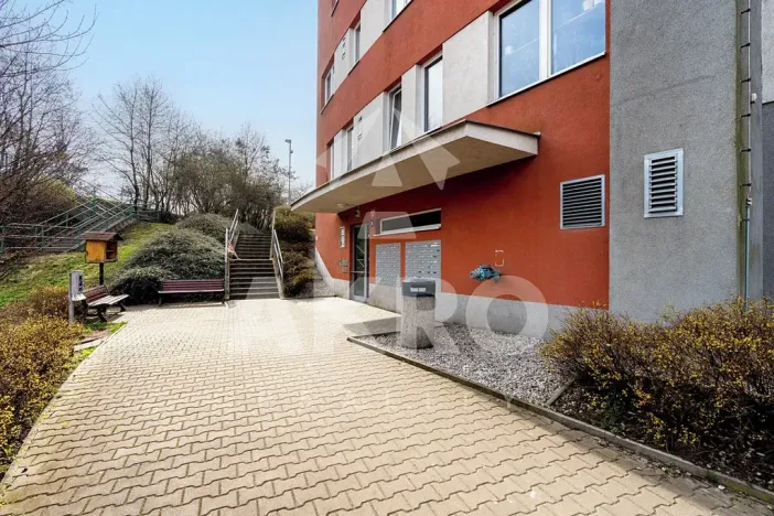 Prodej bytu 1+kk, Praha - Hloubětín, Nademlejnská, 37 m2