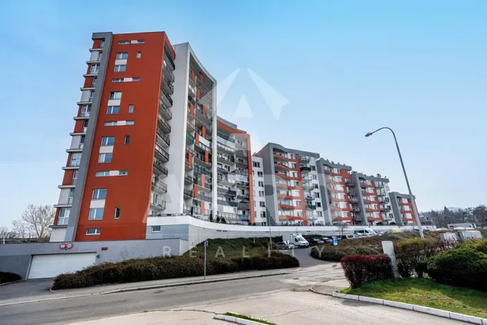 Prodej bytu 1+kk, Praha - Hloubětín, Nademlejnská, 37 m2