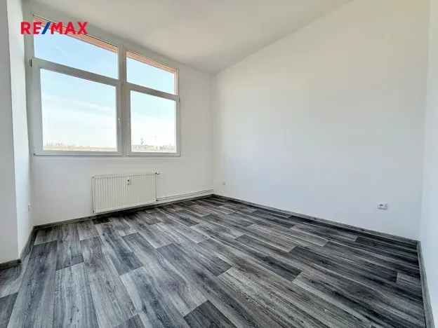 Pronájem bytu 2+kk, Zruč nad Sázavou, náměstí Míru, 36 m2