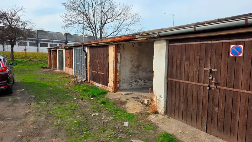 Prodej garáže, Praha - Michle, Novobohdalecká, 18 m2