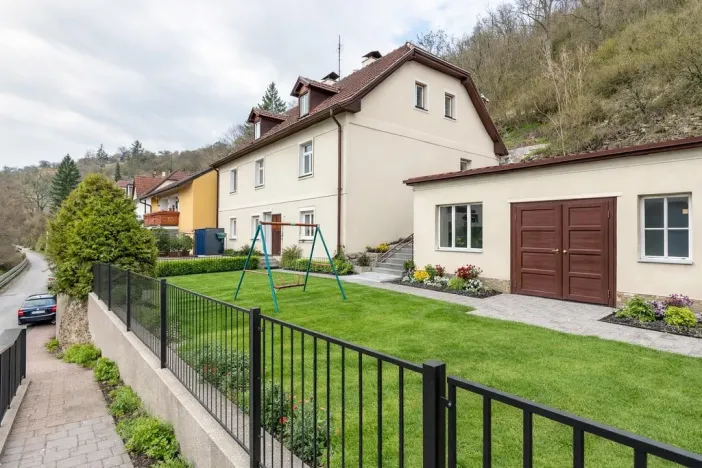 Prodej rodinného domu, Praha - Lysolaje, Čábelecká, 300 m2