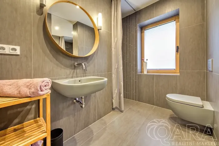 Prodej rodinného domu, Babice, Lomená, 293 m2