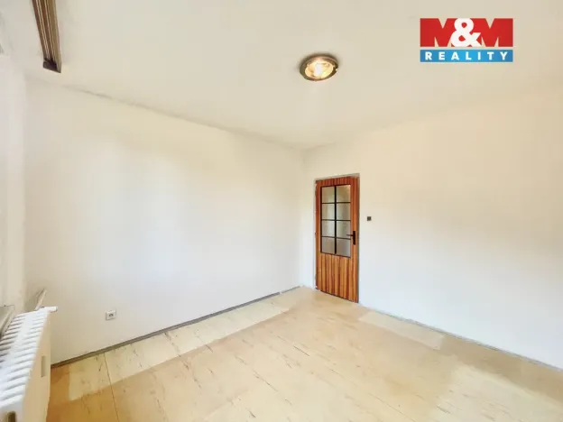 Prodej bytu 4+1, Záchlumí, 74 m2
