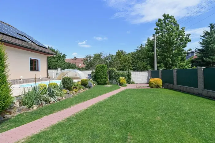 Prodej rodinného domu, Horoměřice, 350 m2