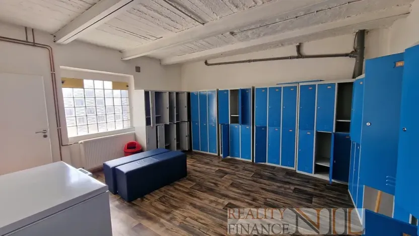 Pronájem skladu, Plzeň, 1074 m2