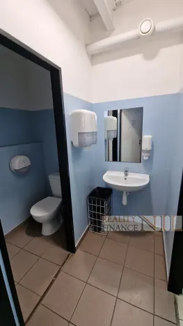 Pronájem skladu, Plzeň, 1074 m2