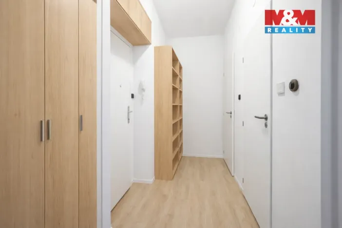 Prodej bytu 1+1, Praha - Letňany, Rýmařovská, 35 m2