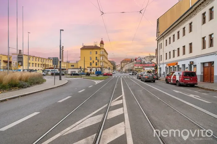 Prodej bytu 2+1, Praha - Karlín, Sokolovská, 72 m2