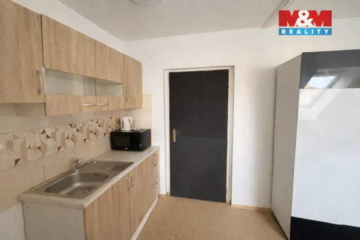 Pronájem bytu 1+kk, Jinočany, Náměstí 5. května, 19 m2