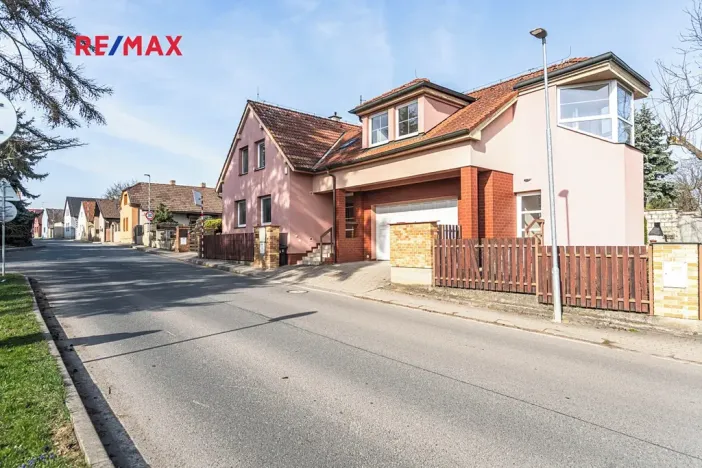 Pronájem bytu 2+kk, Dobříč, 80 m2