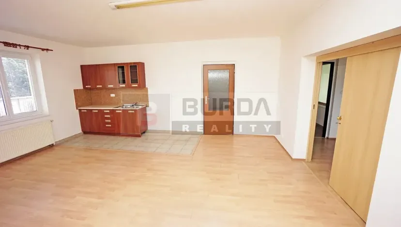 Pronájem kanceláře, Neratovice, 514 m2