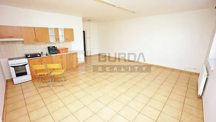 Pronájem kanceláře, Neratovice, 514 m2