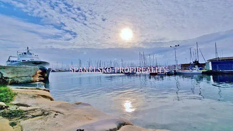 Prodej vícegeneračního domu, Torrevieja, Španělsko, 91 m2